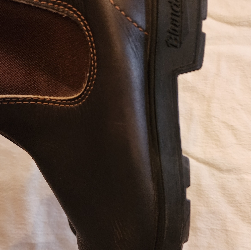 Men's size 8 Brown Blundstone boots